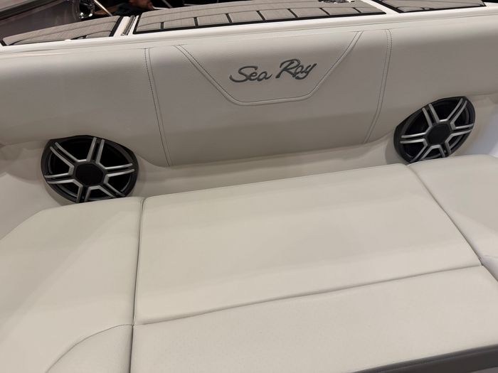 2026 Sea Ray SDX 230 Photo 7 sur 16