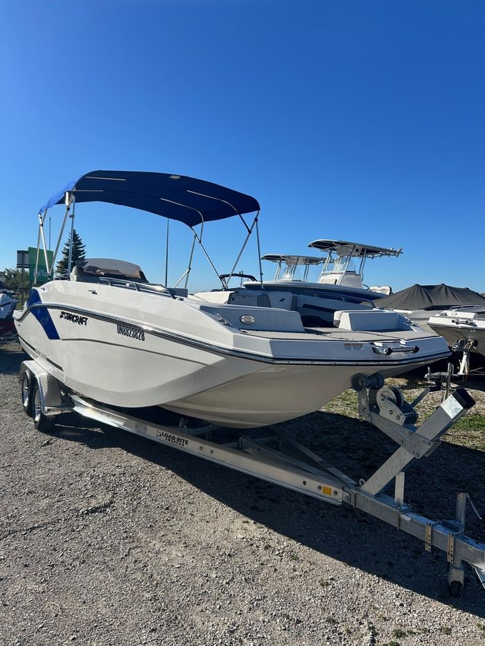 2023 Starcraft SVX 231 OB W/175HP YAMAHA Photo 3 sur 11