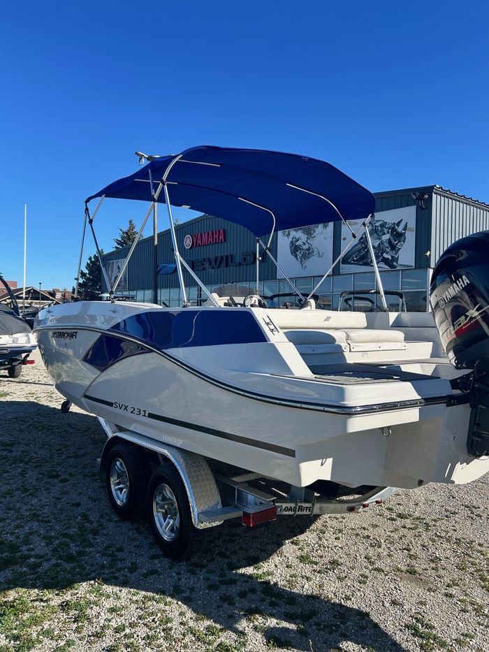 2023 Starcraft SVX 231 OB W/175HP YAMAHA Photo 5 sur 11