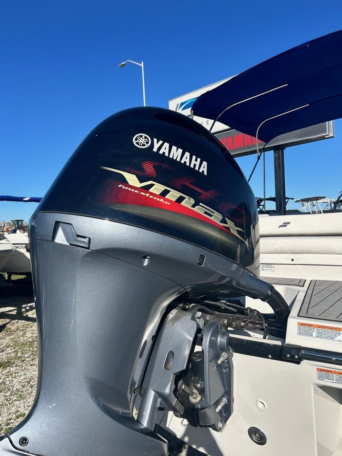 2023 Starcraft SVX 231 OB W/175HP YAMAHA Photo 6 sur 11