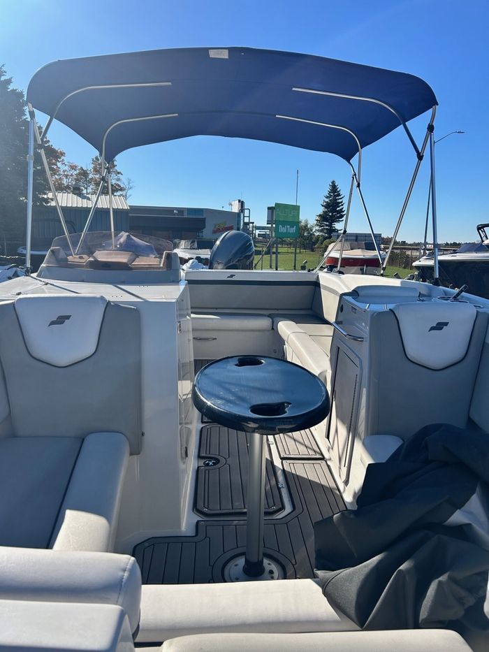 2023 Starcraft SVX 231 OB W/175HP YAMAHA Photo 10 sur 11