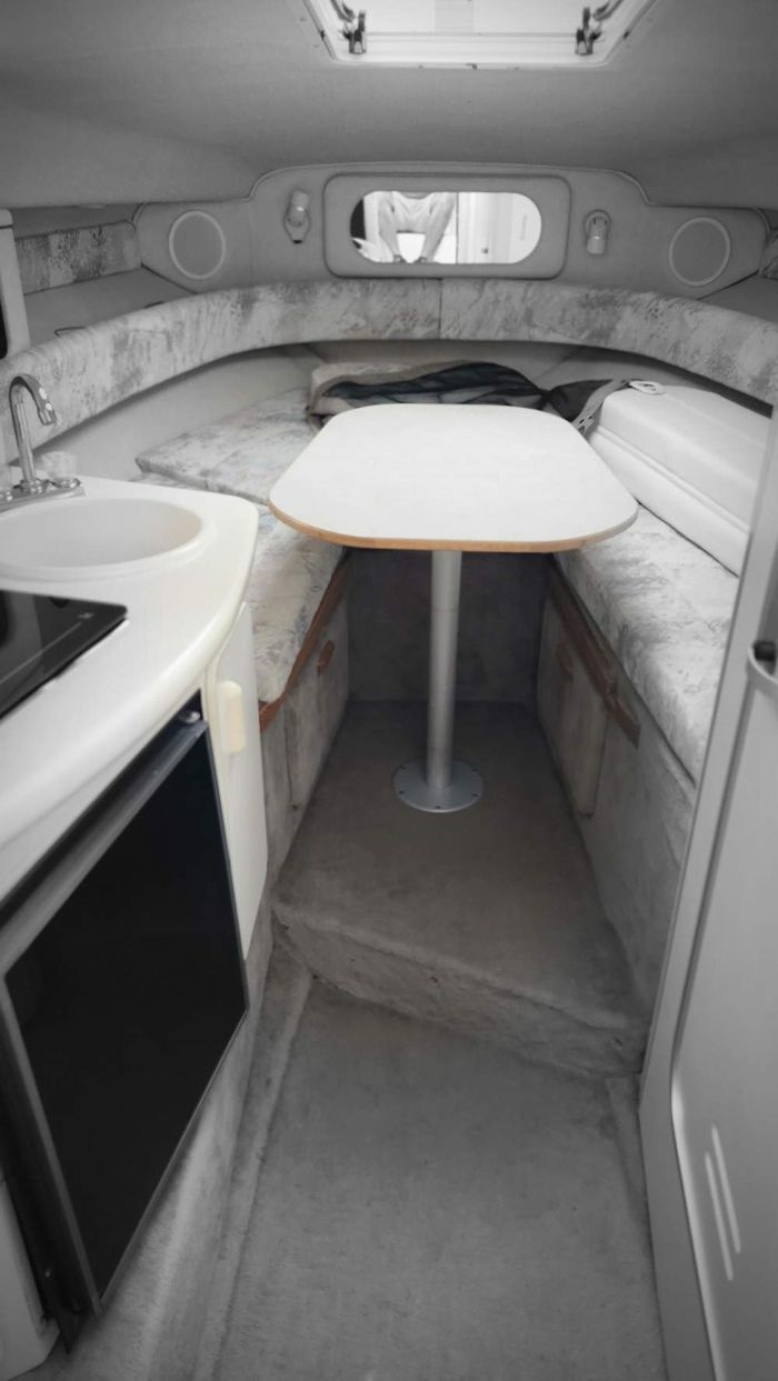 1997 Sea Ray 250 Sundancer Photo 16 of 25