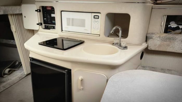 1997 Sea Ray 250 Sundancer Photo 19 of 25