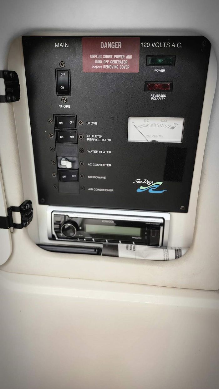 1997 Sea Ray 250 Sundancer Photo 15 of 25