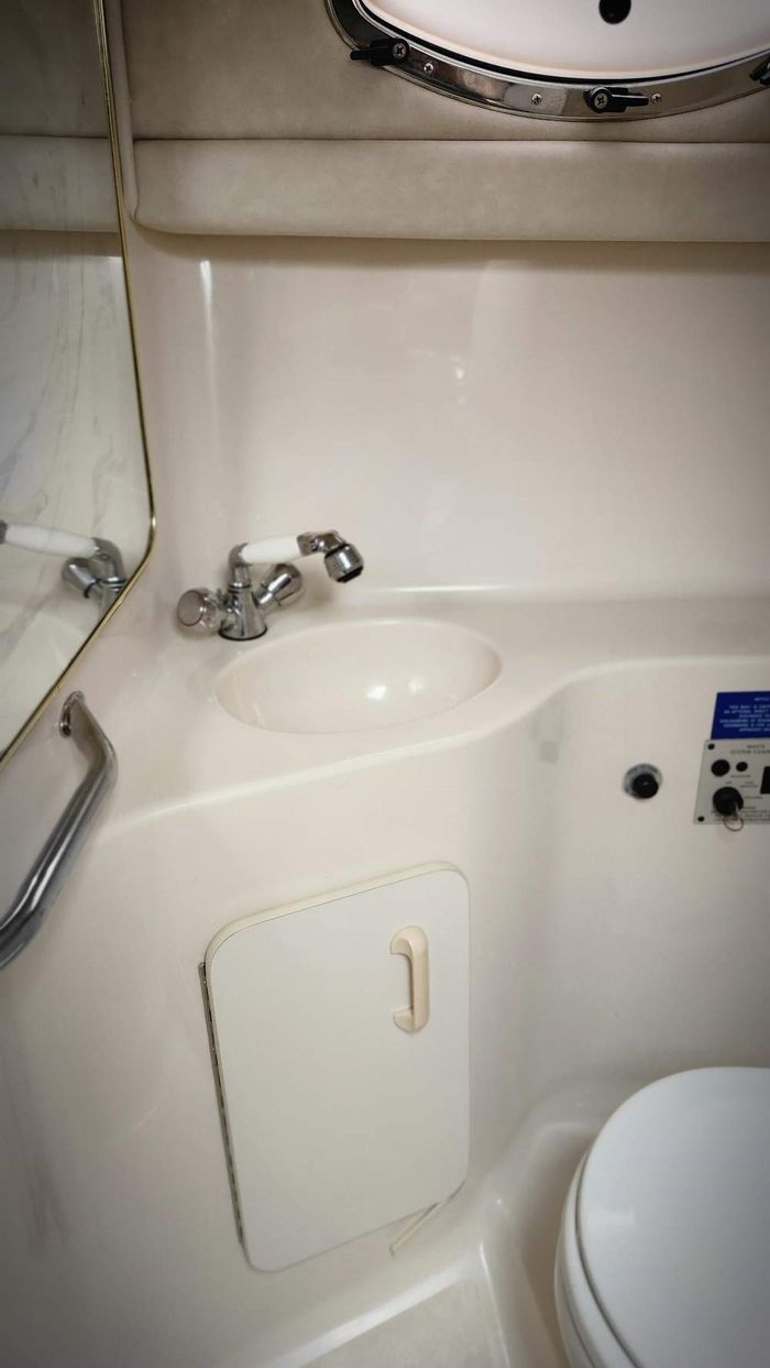 1997 Sea Ray 250 Sundancer Photo 23 of 25