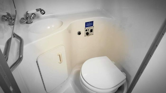 1997 Sea Ray 250 Sundancer Photo 24 of 25