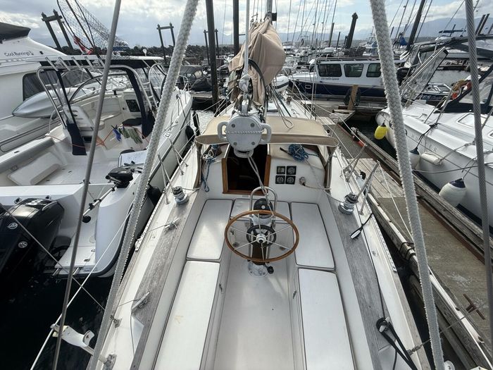 1980 Alberg 37 MKII Photo 13 of 63