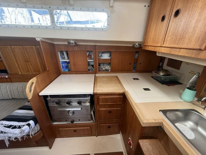 1980 Alberg 37 MKII Photo 17 of 63