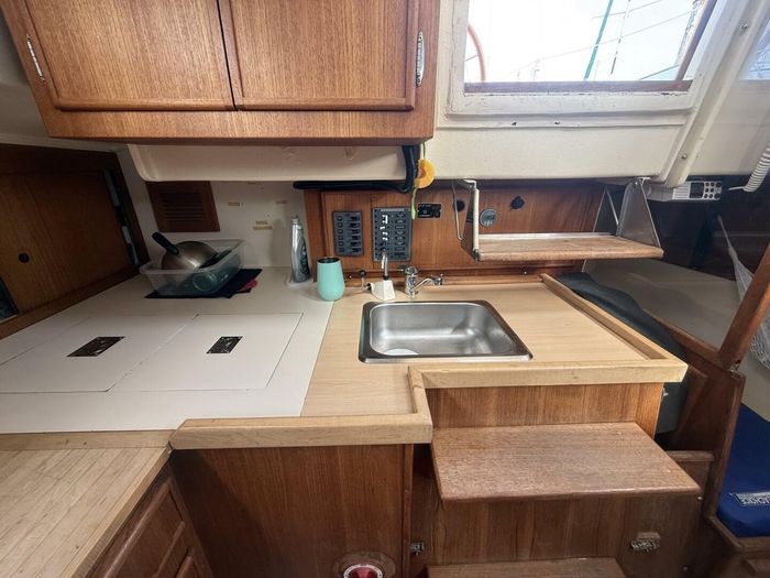 1980 Alberg 37 MKII Photo 18 of 63