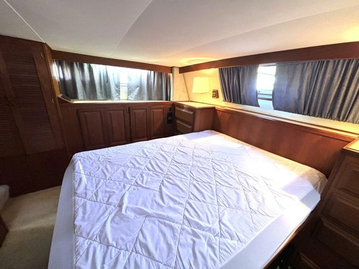 1987 Viking Yachts Motor Yacht Photo 61 sur 76