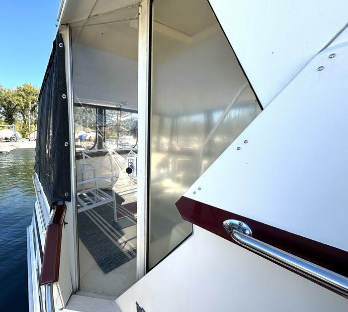 1987 Viking Yachts Motor Yacht Photo 17 sur 76