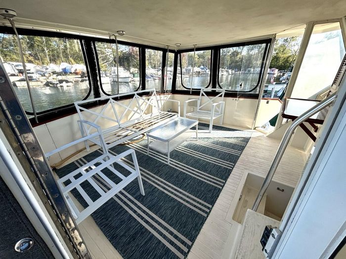 1987 Viking Yachts Motor Yacht Photo 18 sur 76