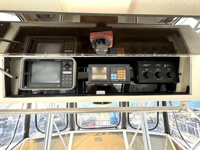 1987 Viking Yachts Motor Yacht Photo 33 sur 76