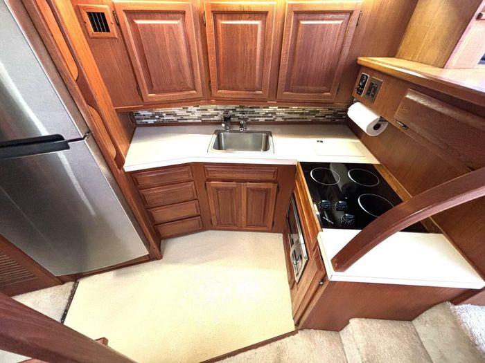 1987 Viking Yachts Motor Yacht Photo 49 sur 76