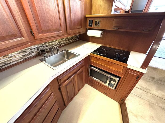 1987 Viking Yachts Motor Yacht Photo 50 sur 76