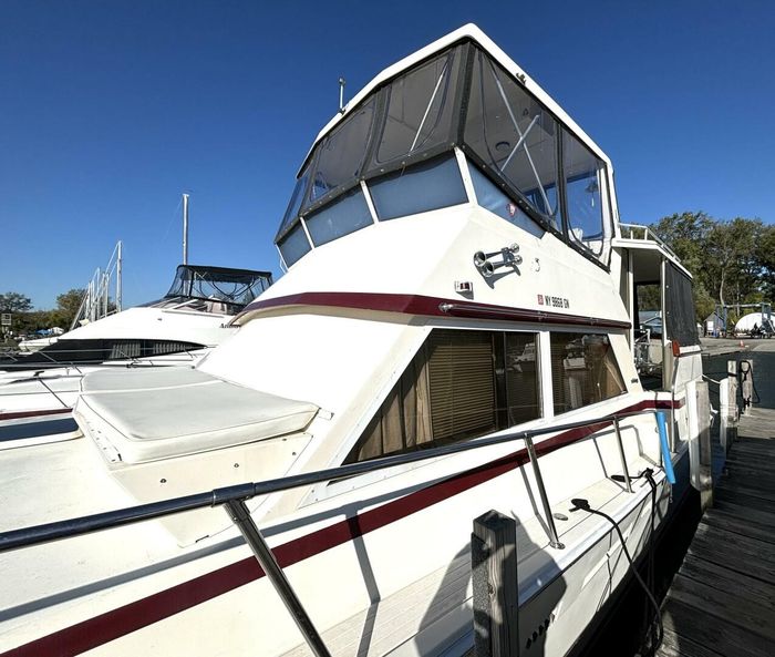 1987 Viking Yachts Motor Yacht Photo 6 sur 76