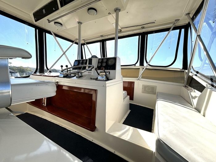 1987 Viking Yachts Motor Yacht Photo 26 sur 76