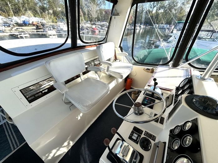 1987 Viking Yachts Motor Yacht Photo 28 sur 76