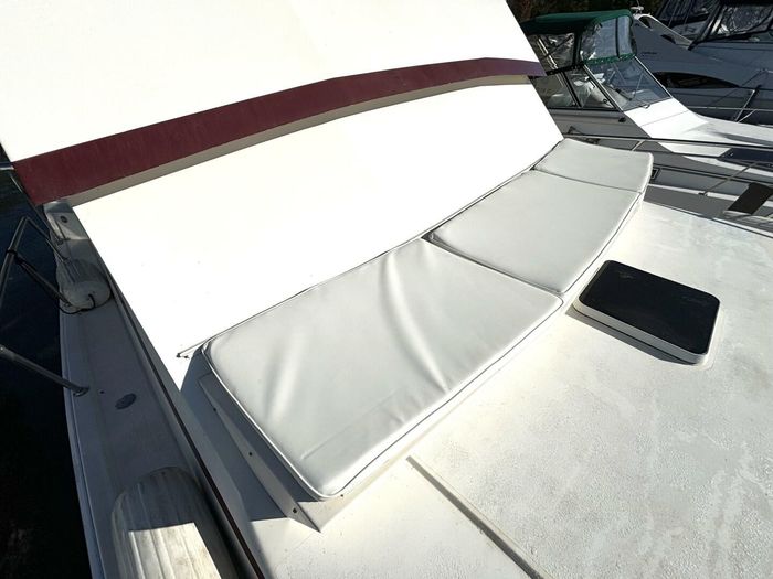 1987 Viking Yachts Motor Yacht Photo 14 sur 76