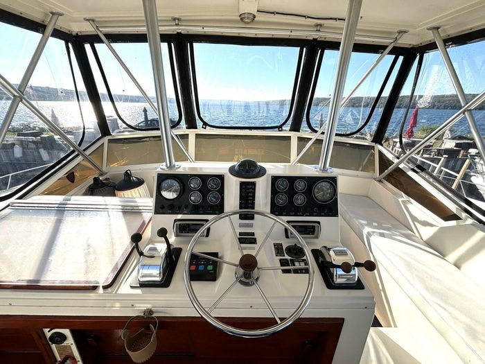1987 Viking Yachts Motor Yacht Photo 29 sur 76