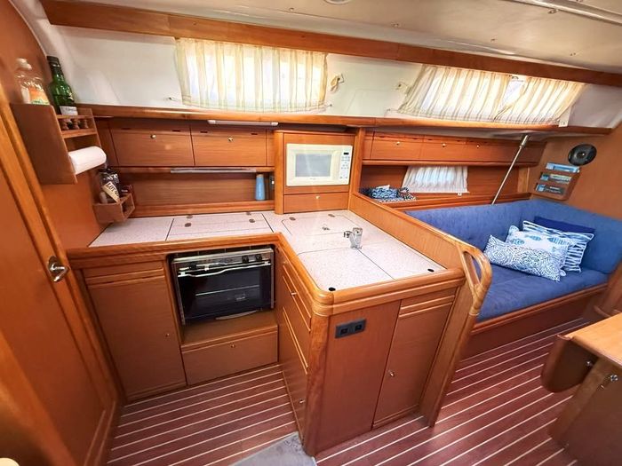 2009 Bavaria 38 Cruiser Photo 30 sur 55