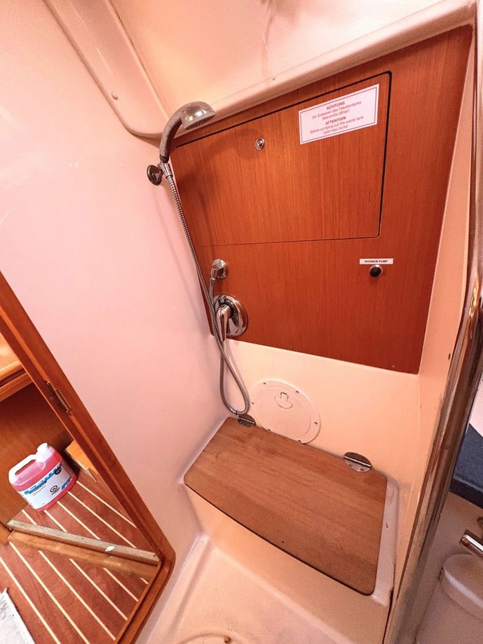 2009 Bavaria 38 Cruiser Photo 40 sur 55