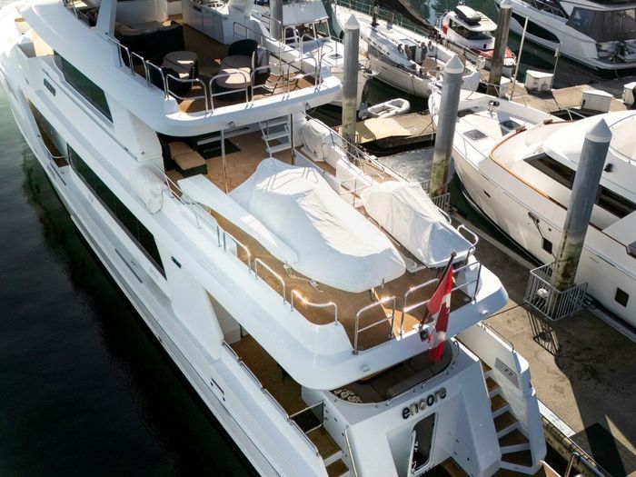 1992 Crescent Yachts Tri-Deck Photo 4 of 110