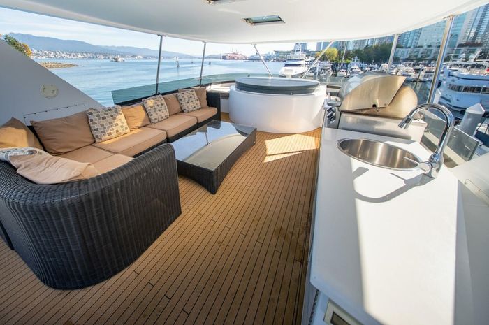 1992 Crescent Yachts Tri-Deck Photo 93 of 110