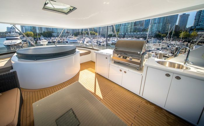 1992 Crescent Yachts Tri-Deck Photo 94 of 110
