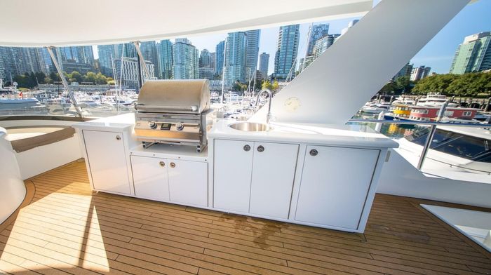 1992 Crescent Yachts Tri-Deck Photo 95 of 110