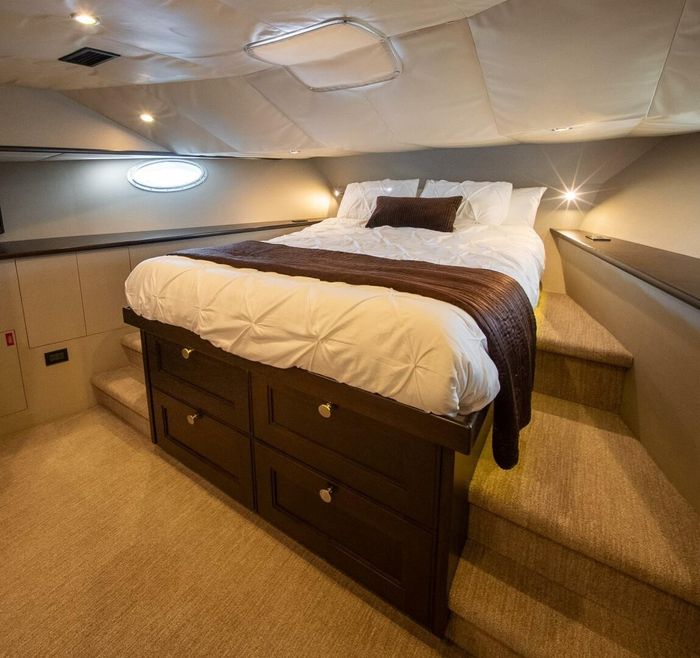 1992 Crescent Yachts Tri-Deck Photo 53 of 110