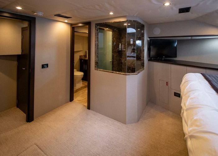1992 Crescent Yachts Tri-Deck Photo 54 of 110
