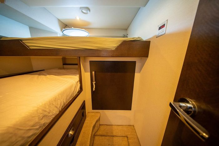 1992 Crescent Yachts Tri-Deck Photo 99 of 110
