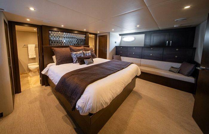 1992 Crescent Yachts Tri-Deck Photo 39 of 110