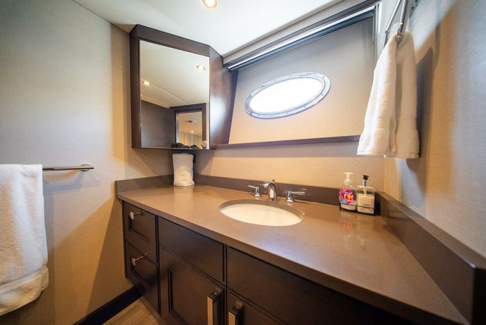 1992 Crescent Yachts Tri-Deck Photo 61 of 110