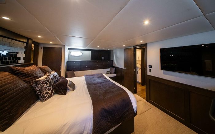 1992 Crescent Yachts Tri-Deck Photo 40 of 110