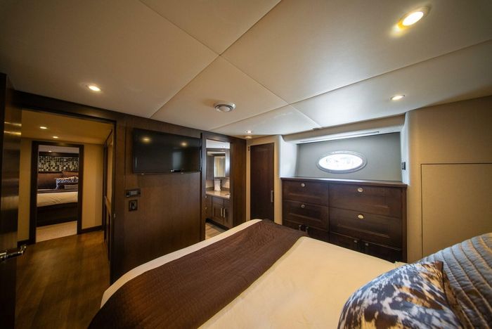 1992 Crescent Yachts Tri-Deck Photo 63 of 110