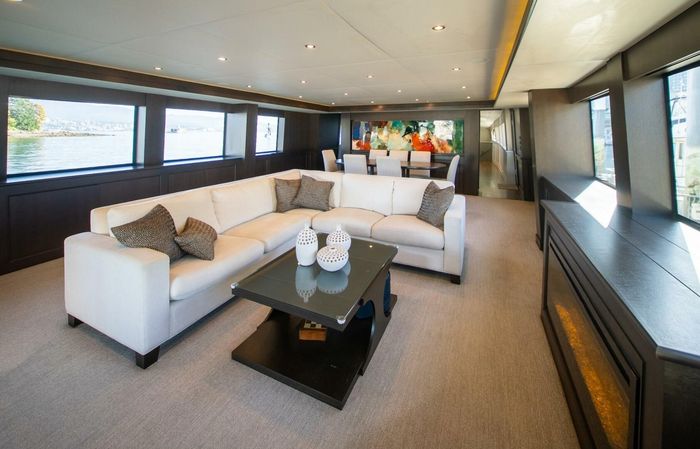 1992 Crescent Yachts Tri-Deck Photo 19 of 110