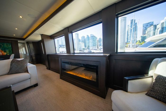 1992 Crescent Yachts Tri-Deck Photo 21 of 110