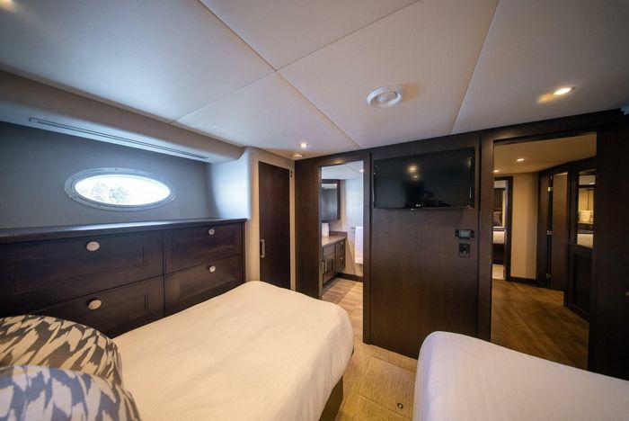 1992 Crescent Yachts Tri-Deck Photo 66 of 110