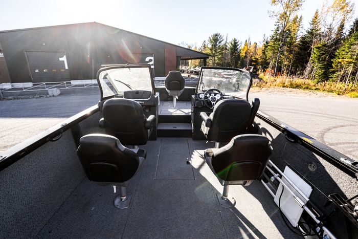 2024 Crestliner 2250 Authority Platinium Edition Photo 9 of 28