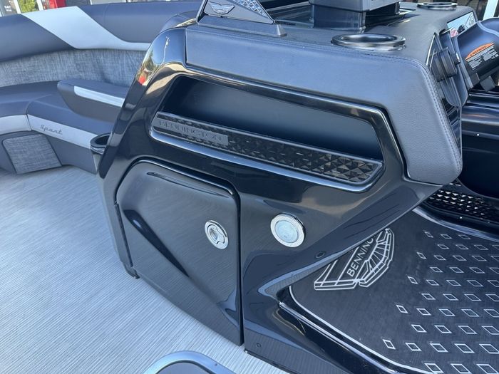 2025 Bennington 22MSBSE- YAMAHA VMAX SHO 175 Photo 33 of 43