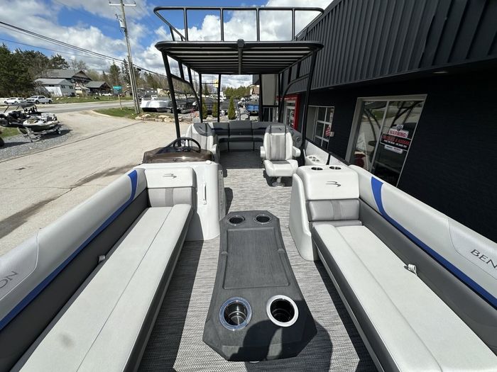 2023 Bennington 25 SXSRTD Top Deck Waterslide 175HP Yamaha VMAX SH Photo 13 of 54
