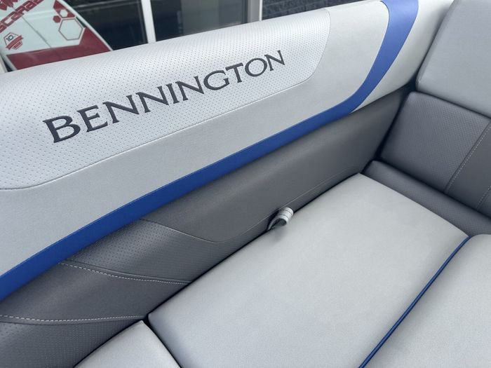 2023 Bennington 25 SXSRTD Top Deck Waterslide 175HP Yamaha VMAX SH Photo 23 of 54