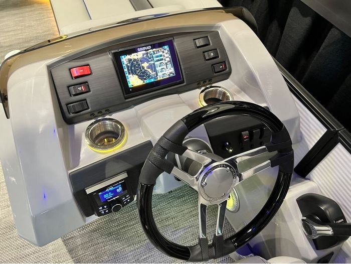2023 Bennington 25 SXSRTD Top Deck Waterslide 175HP Yamaha VMAX SH Photo 14 of 54