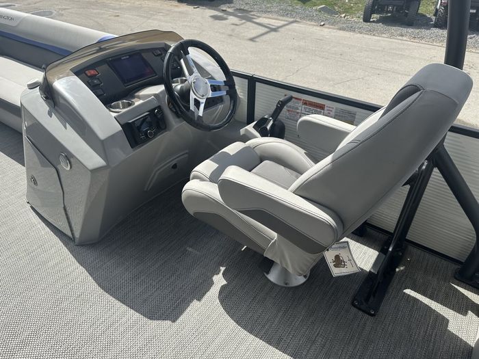 2023 Bennington 25 SXSRTD Top Deck Waterslide 175HP Yamaha VMAX SH Photo 24 of 54