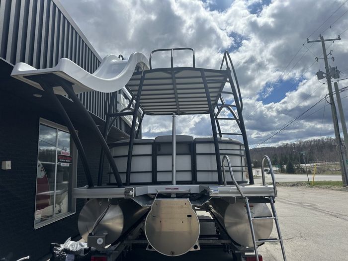 2023 Bennington 25 SXSRTD Top Deck Waterslide 175HP Yamaha VMAX SH Photo 6 of 54