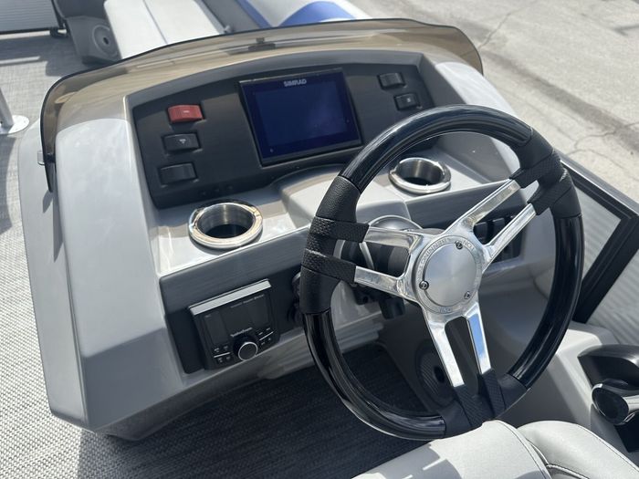2023 Bennington 25 SXSRTD Top Deck Waterslide 175HP Yamaha VMAX SH Photo 27 of 54