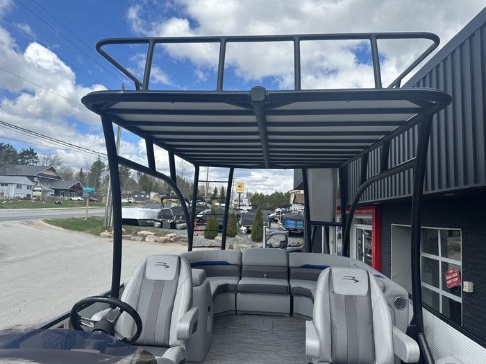 2023 Bennington 25 SXSRTD Top Deck Waterslide 175HP Yamaha VMAX SH Photo 8 of 54