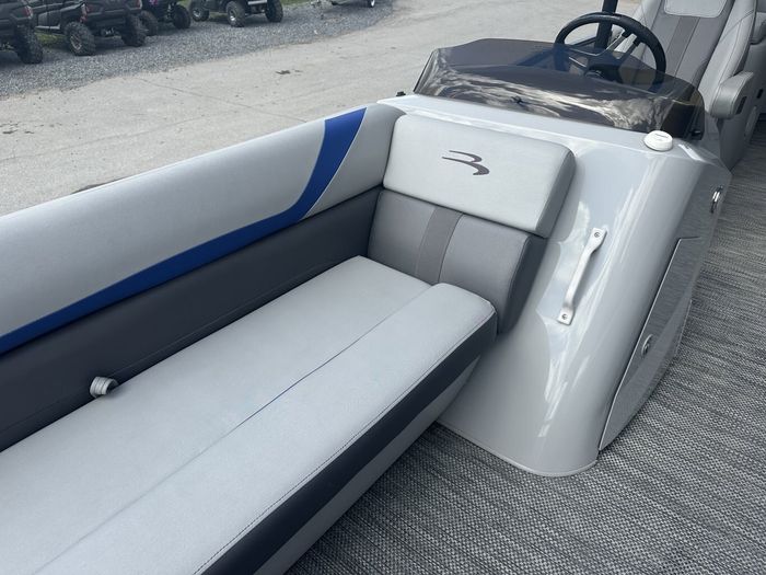 2023 Bennington 25 SXSRTD Top Deck Waterslide 175HP Yamaha VMAX SH Photo 37 of 54